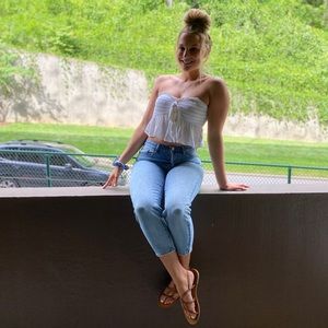 Meet your Posher, Alyssa